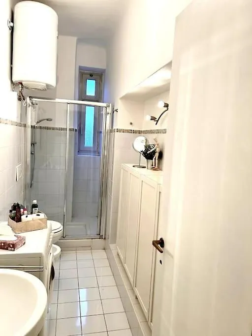 Elegante Appartamento In Centro Milan Italy