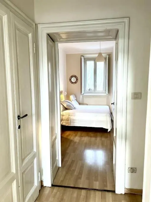 Apartment Elegante Appartamento In Centro Milan