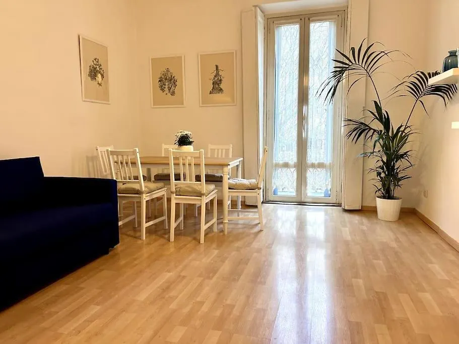Elegante Appartamento In Centro Milan